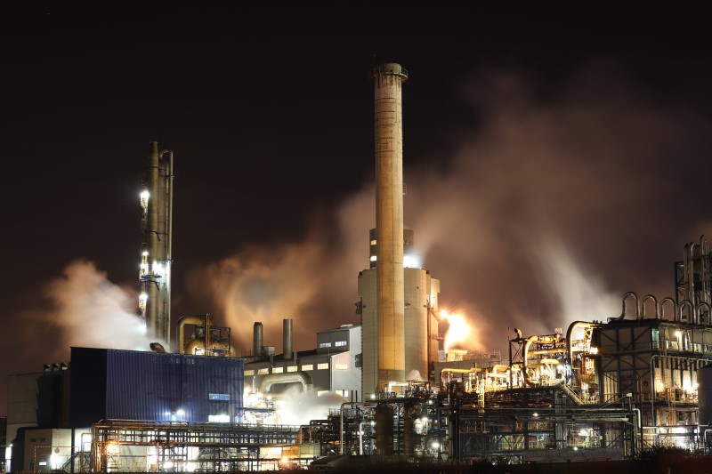 reciprocating air compressors are often used in oil refineries