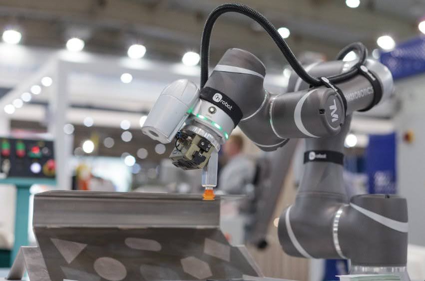 \"Cobot